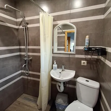 River House Huklyvyy